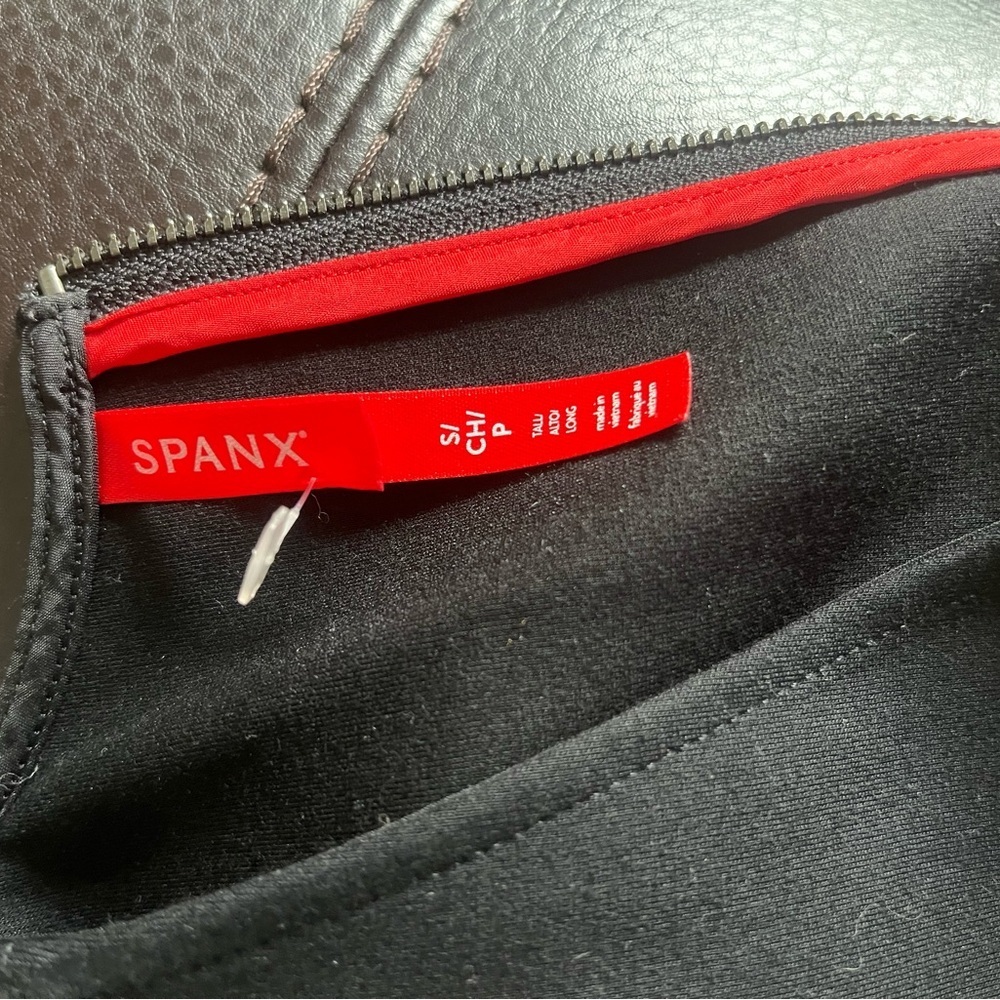 Spanx The Perfect Sleeveless Jumpsuit - Picture 7 of 7